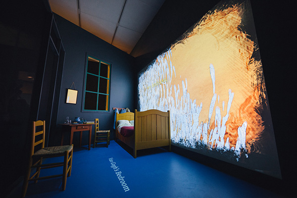 Bluecadet's wall projections bring Van Gogh's story to life at the Art Institute of Chicago.